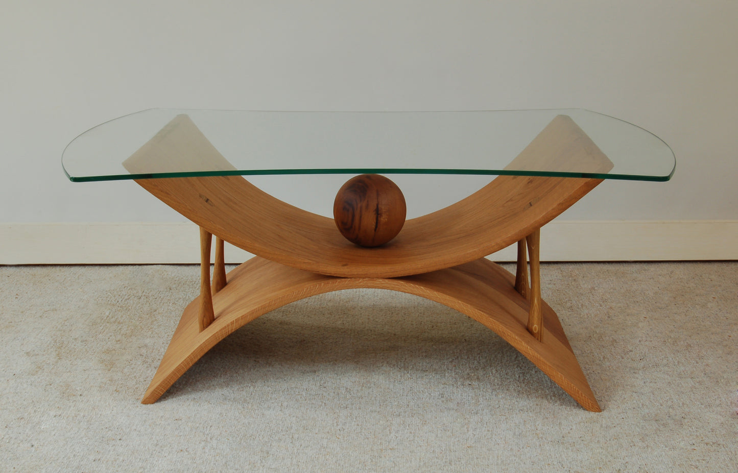 Balance coffee table