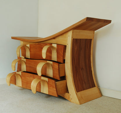 Ram chest of drawers